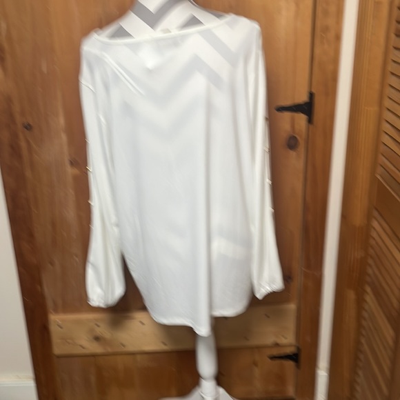 NWT Davina 2x cream, peekaboo, long sleeve blouse - Picture 4 of 5